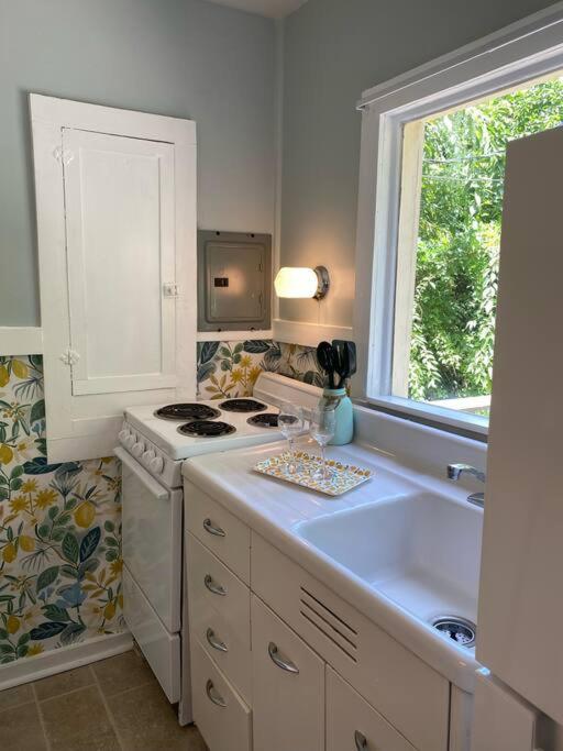 The Garden Cottage Hendersonville Exterior photo